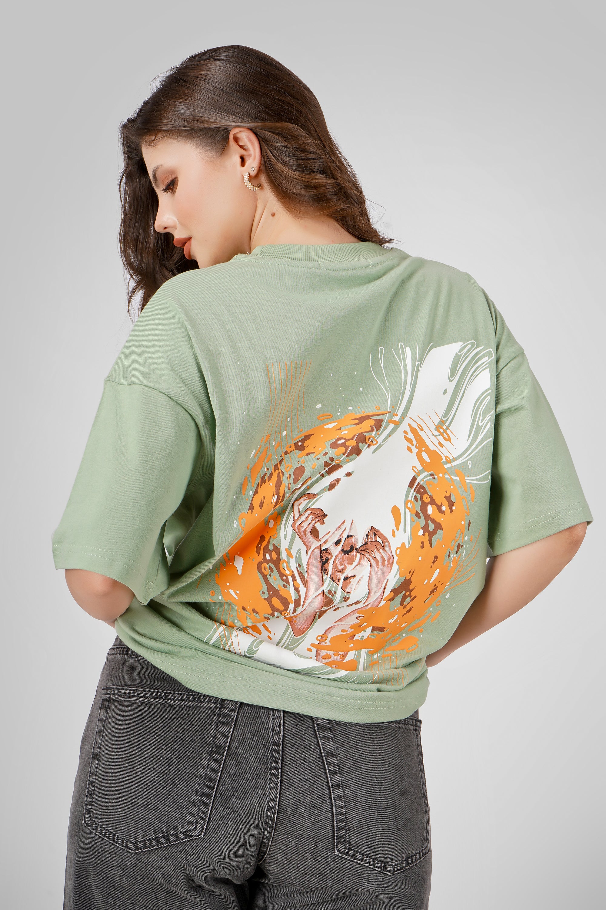 Art- Oversized T Shirt - Tea Green