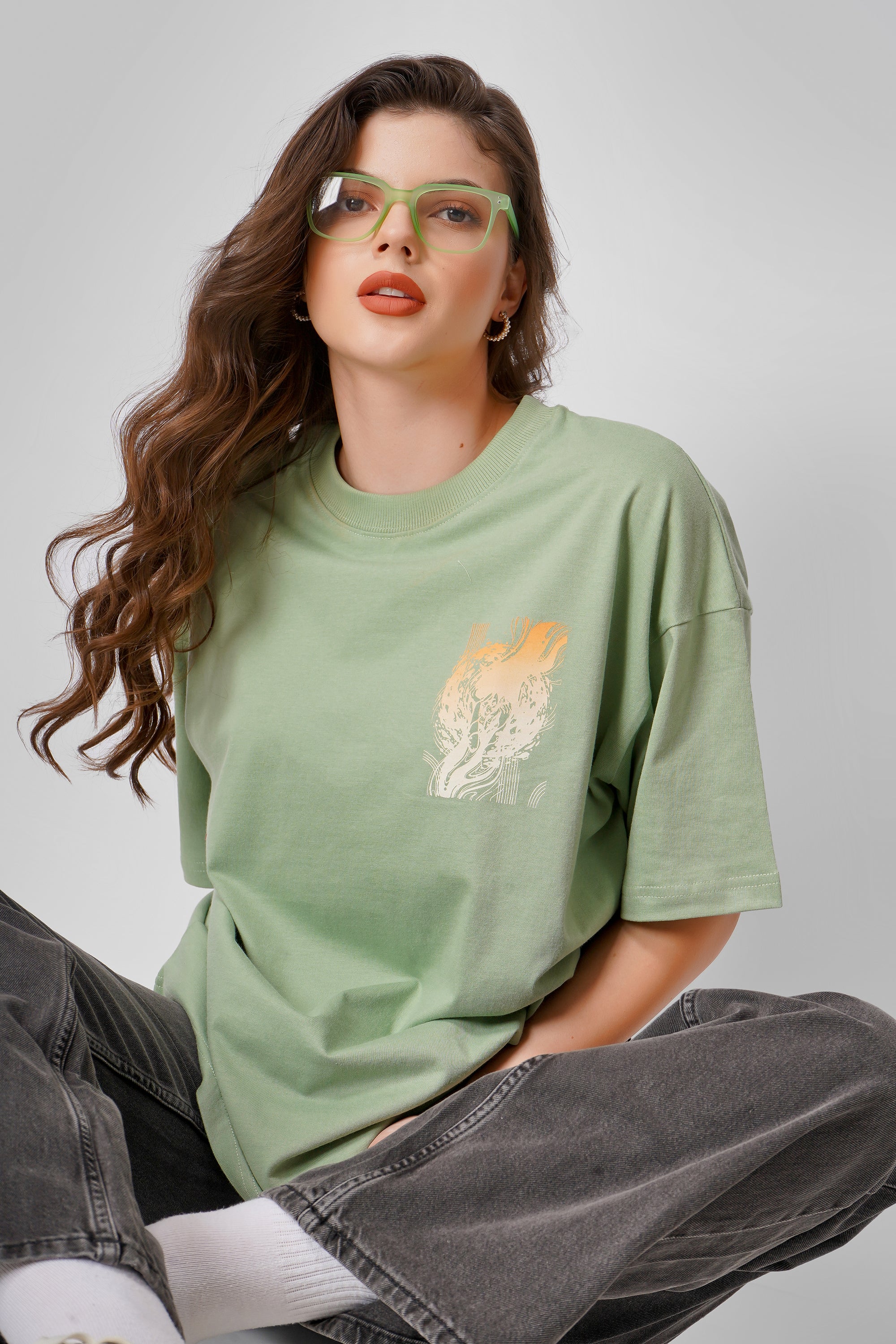 Art- Oversized T Shirt - Tea Green