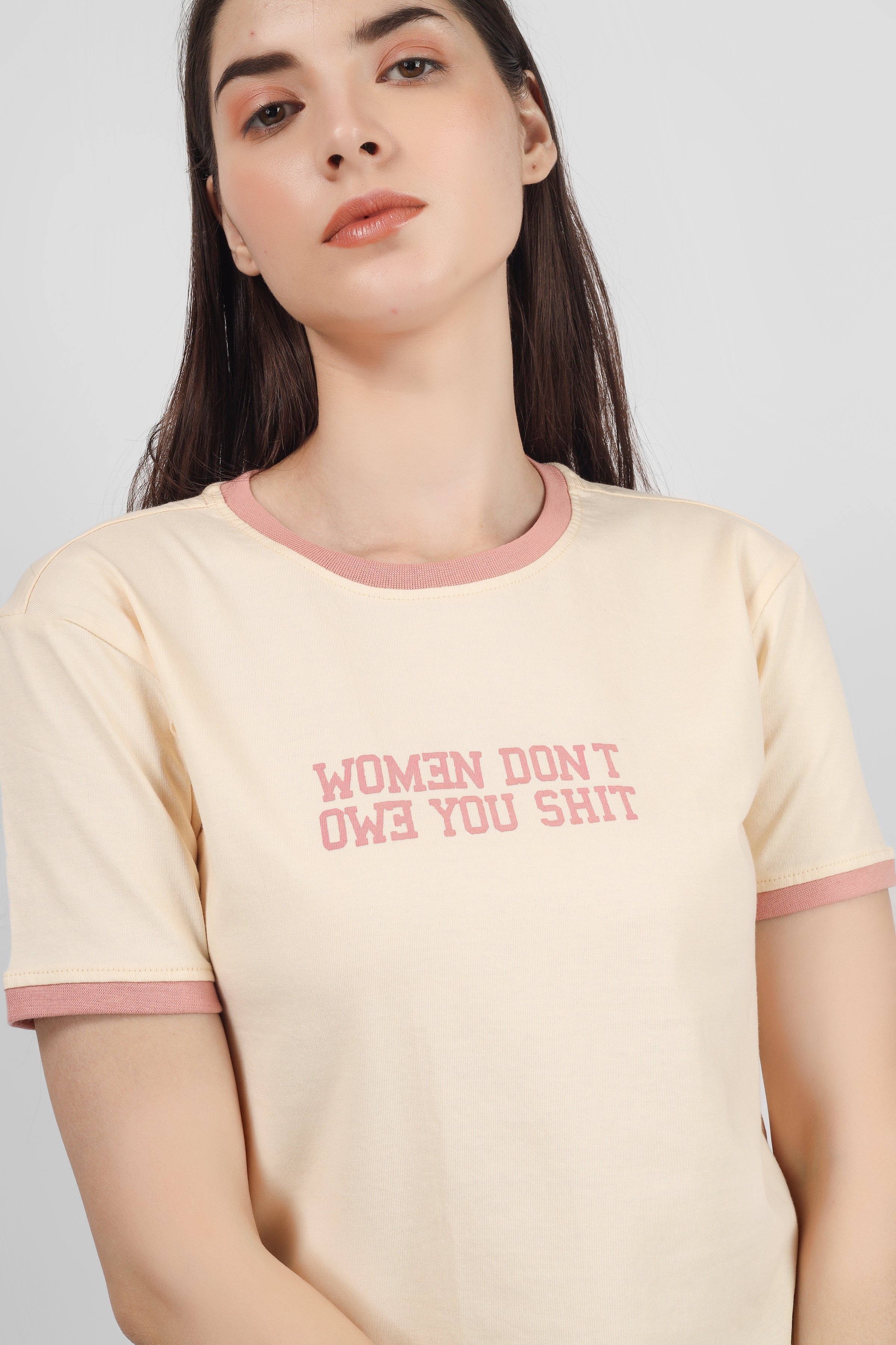 Women take no shit - Regular Fit Tshirt - Beige