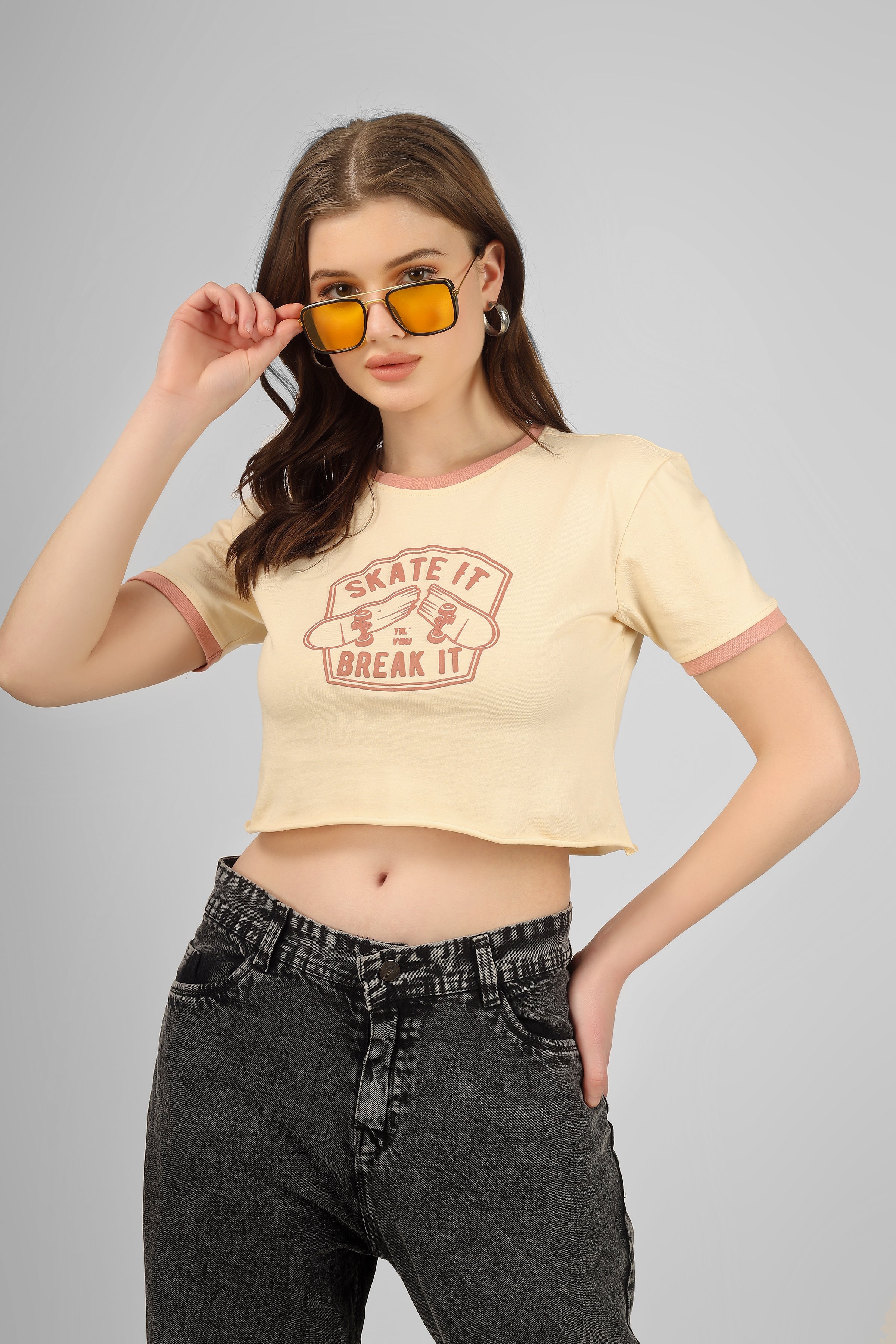 Skater - Crop T Shirt - Beige