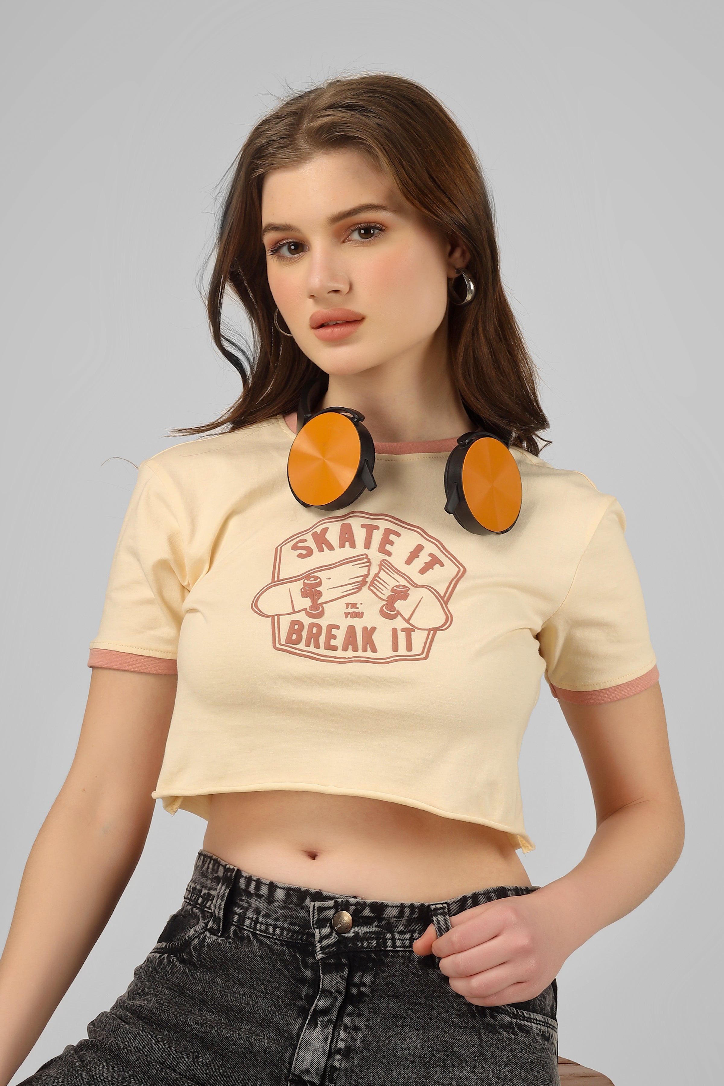 Skater - Crop T Shirt - Beige