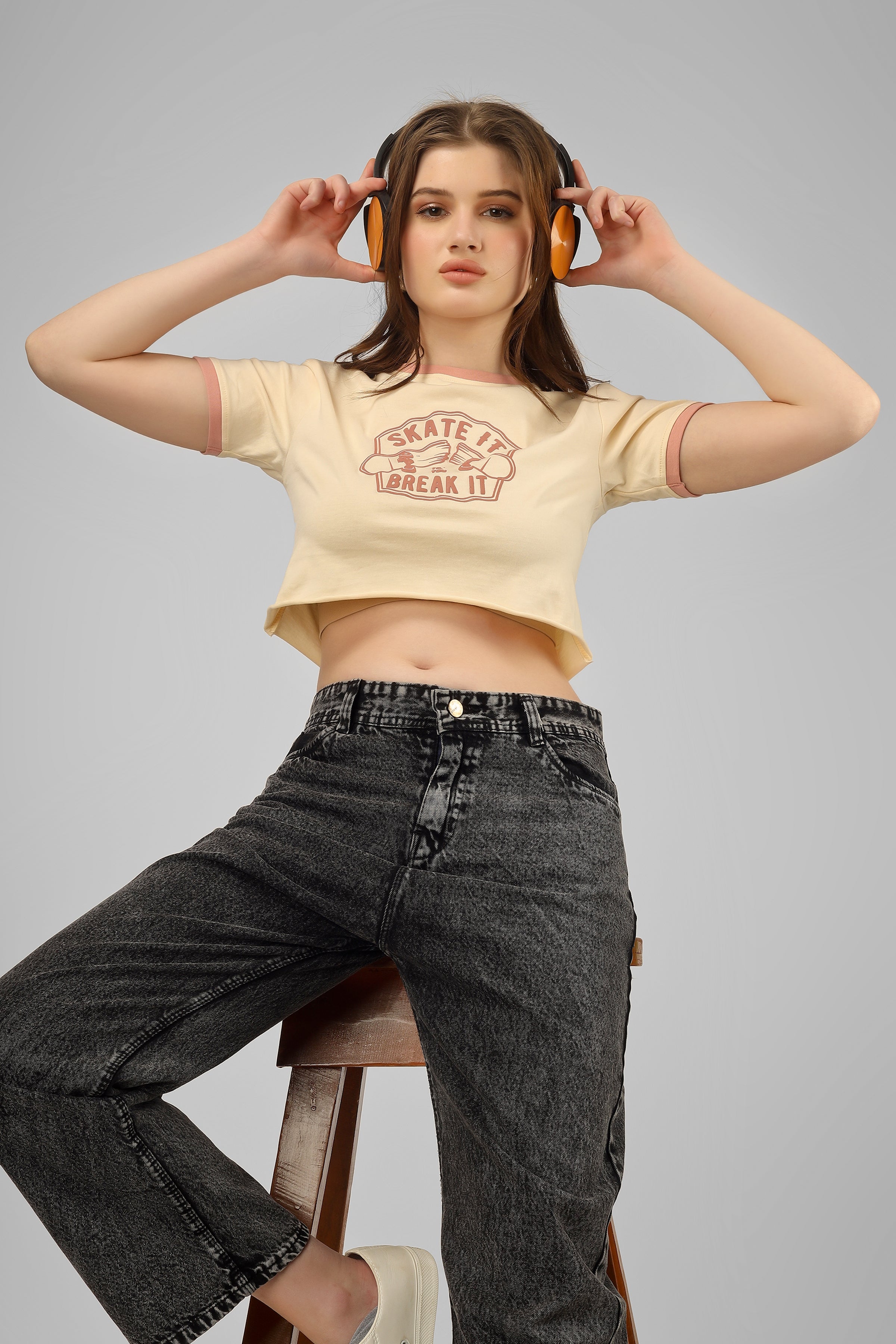 Skater - Crop T Shirt - Beige